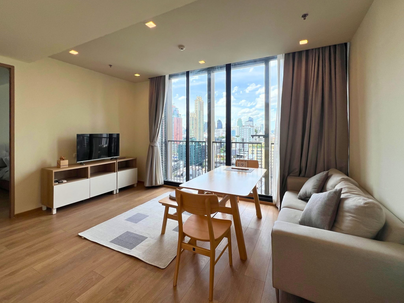 🏢 **Noble Around Sukhumvit 33** 💰 **Rent Price: 46,000 Baht / Month (1-Year Contract)** – รูปที่ 4