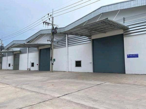 Factory warehouse for rent Usable area 825 sq m. Near Big C Om Yai, good location, suitable for business. Big cars are easy to get in and out of. Factory warehouse for rent Usable area 825 sq m. Near Big C Om Yai, good location, suitable for business. Big cars are easy to get in and out of.