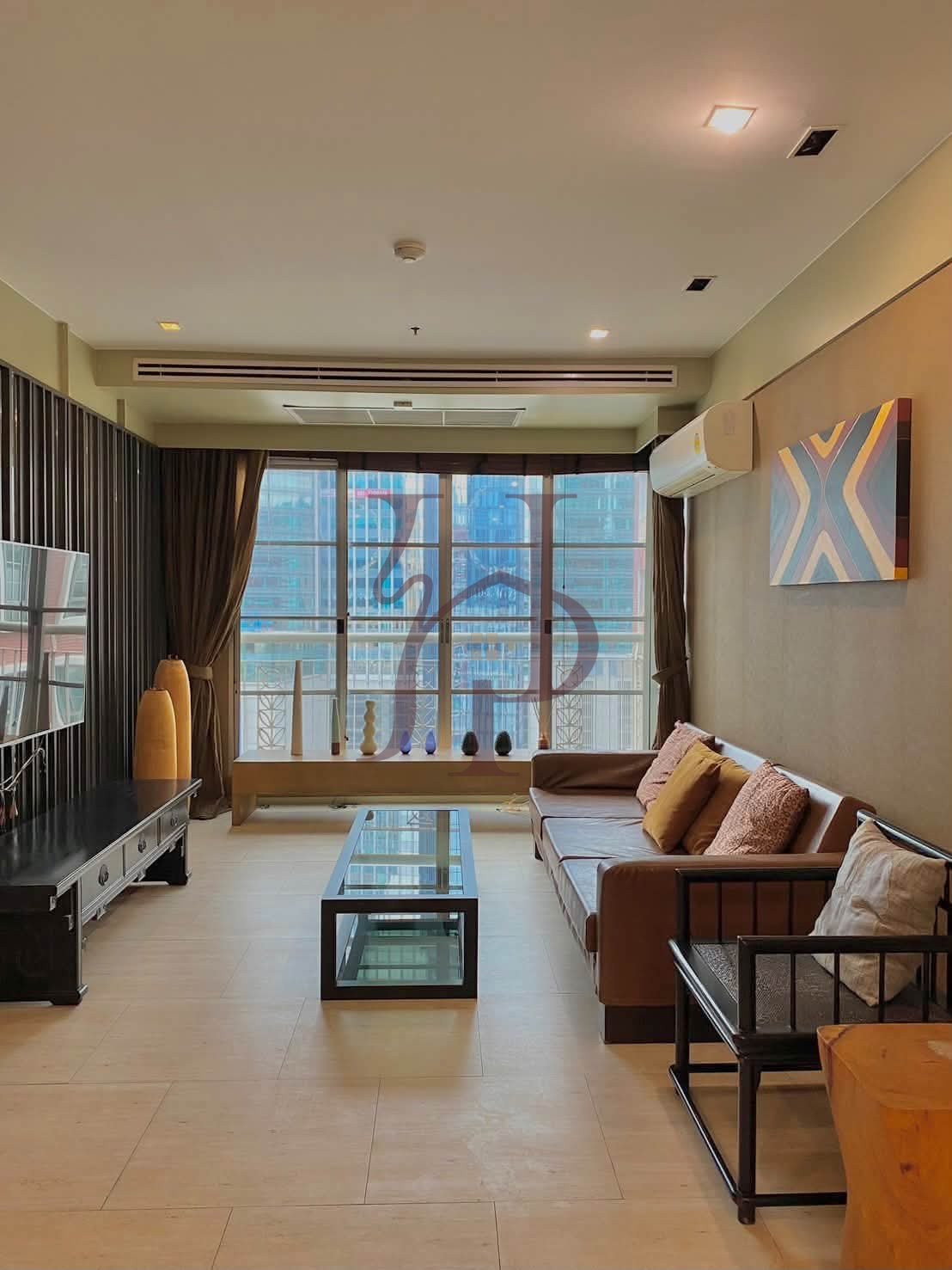 🏢 City Smart Sukhumvit 18 | Luxury 3 bedroom condo near BTS Asoke, only 60,000 baht/month. Make an appointment to view 063-616-5390.