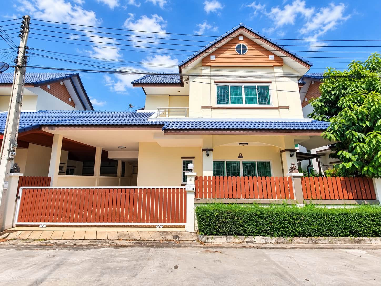 House for Rent at Siripatsorn Village, Bang Phra