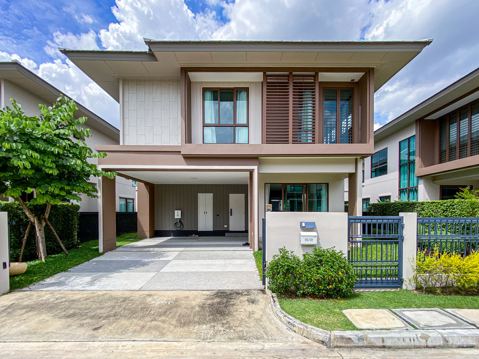 Single house for sale, best price, size 196 sq m, 4 bedrooms, 4 bathrooms, urgent discount 1.6 million! Only 17.9 million baht left! Single house for sale, best price, size 196 sq m, 4 bedrooms, 4 bathrooms, urgent discount 1.6 million! Only 17.9 million baht left!