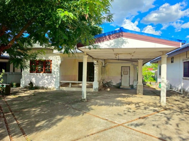 in Nong Daeng near Mittraphap Road featuring 2 bed Single-story detached house 1 bath Located 1 km. from Wat Nong Daeng on a 72 sq. wa.