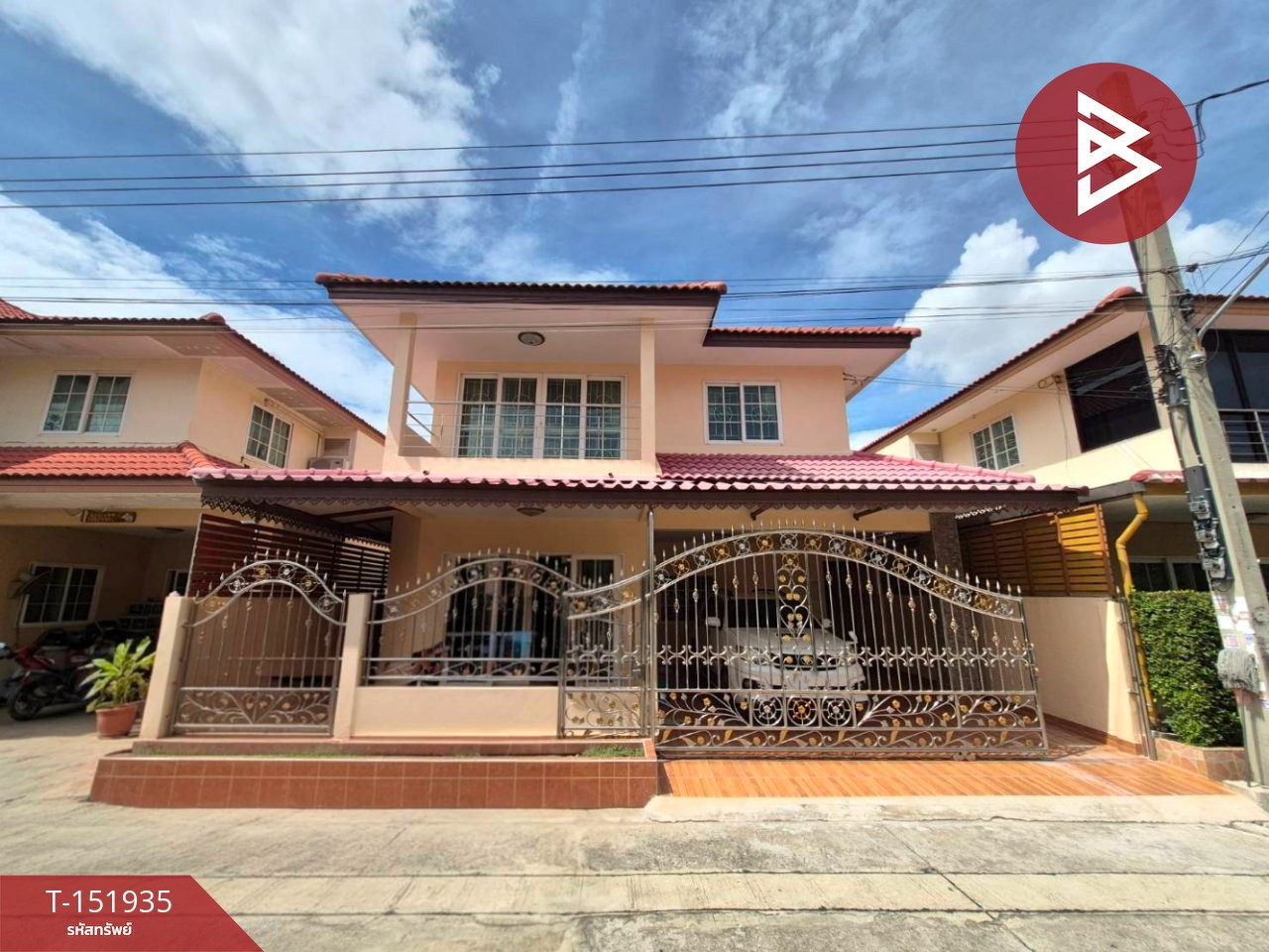 Semi-detached house for sale, Tassarin Village, Phraeksa (Soi Mangkorn-Khandi), Samut Prakan.