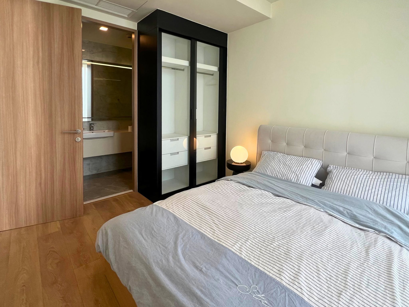 🏢 **Noble Around Sukhumvit 33** 💰 **Rent Price: 46,000 Baht / Month (1-Year Contract)** – รูปที่ 2