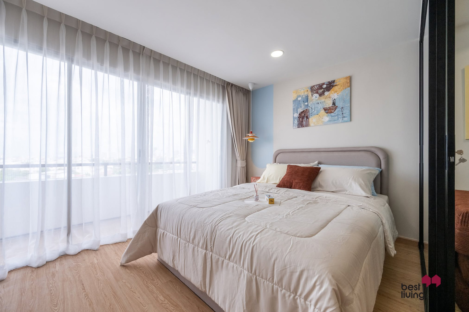 Supattra Condotel, east facing room, city view, near BTS Udomsuk Supattra Condotel, east facing room, city view, near BTS Udomsuk