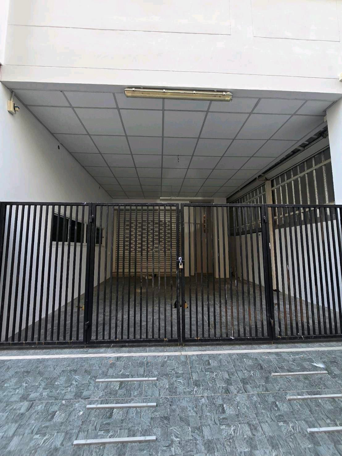 3-story building, Ratchadaphisek Road 13, rent 120,000 / month, space 629  sq m,parking, 4-5 cars. – รูปที่ 2