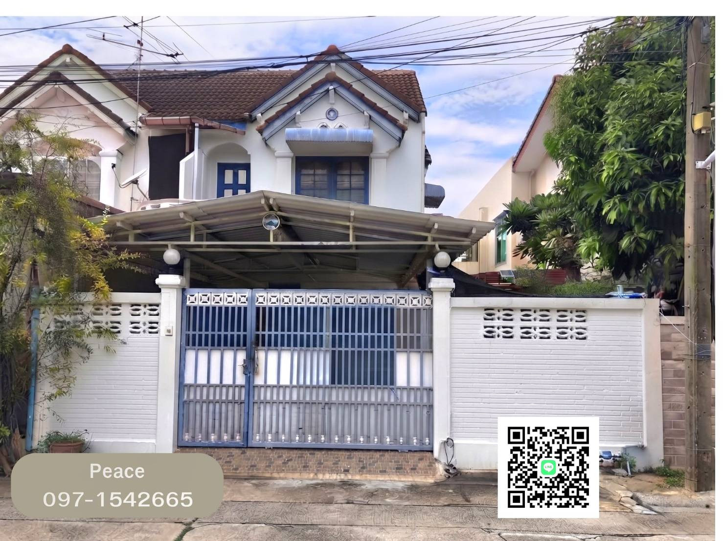 Twin house for rent Rangsiya Village is quiet, safe, close to the electric train, and surrounding food sources. Twin house for rent Rangsiya Village is quiet, safe, close to the electric train, and surrounding food sources.