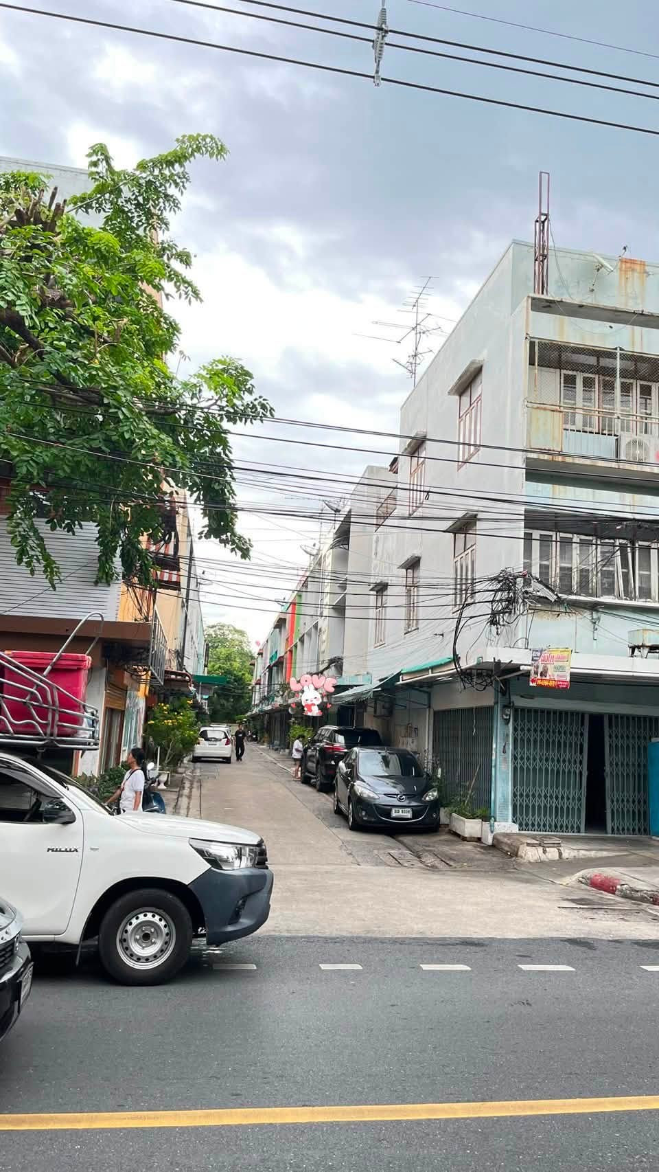 ขายบ้านตึกแถว จันทร์ 18/7 แยก 22 ใกล้รถไฟฟ้า BTS เซนต์หลุยส์ ย่าน CBD สาทร สีลม เหมาะสำหรับทำออฟฟิศ ร้านค้าหรือที่อยู่อาศัย ขายบ้านตึกแถว จันทร์ 18/7 แยก 22 ใกล้รถไฟฟ้า BTS เซนต์หลุยส์ ย่าน CBD สาทร สีลม เหมาะสำหรับทำออฟฟิศ ร้านค้าหรือที่อยู่อาศัย