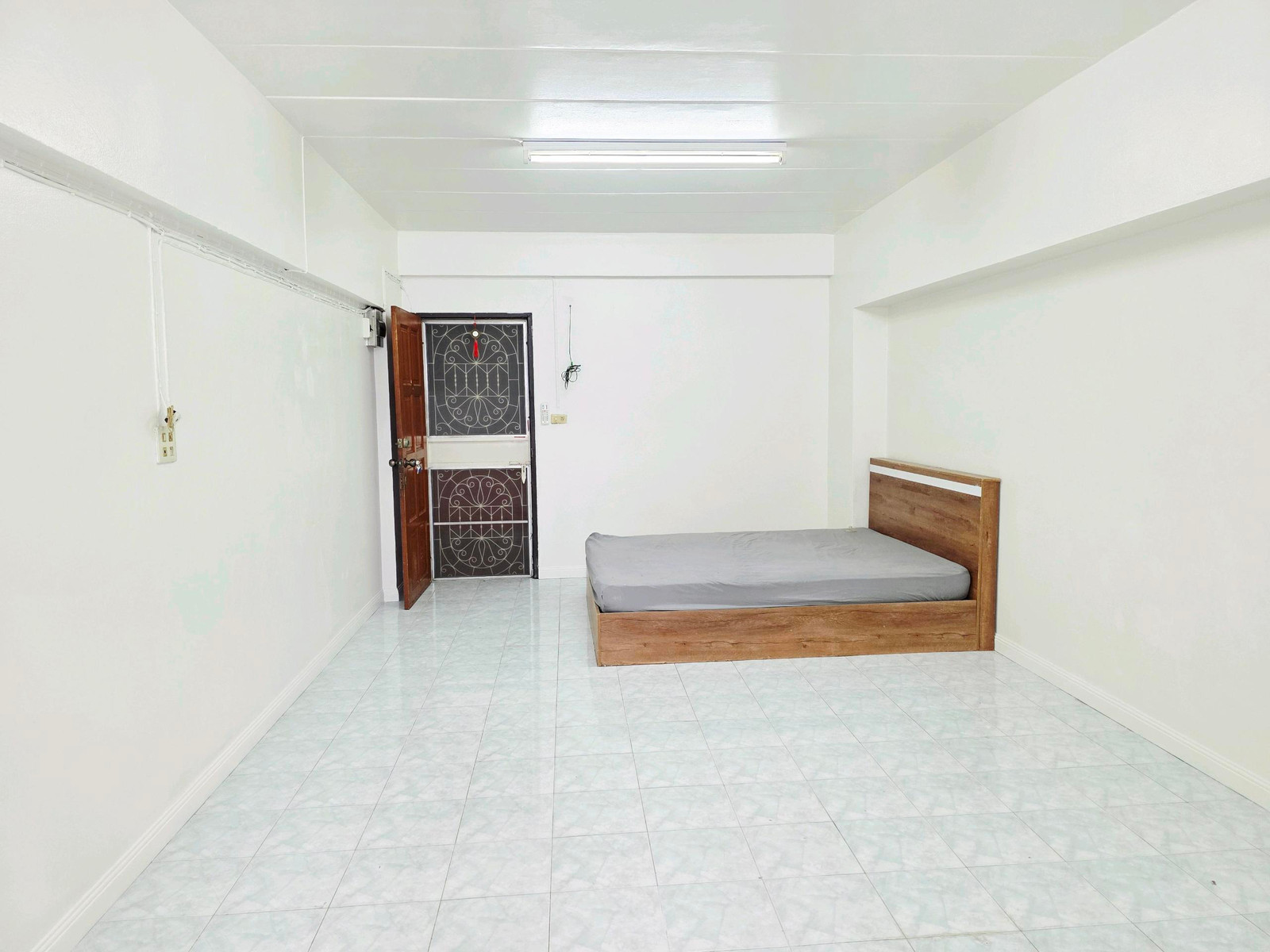 Condo for rent Thip Thani Residence Opposite Central Bangna, enter the alley only 100 m.