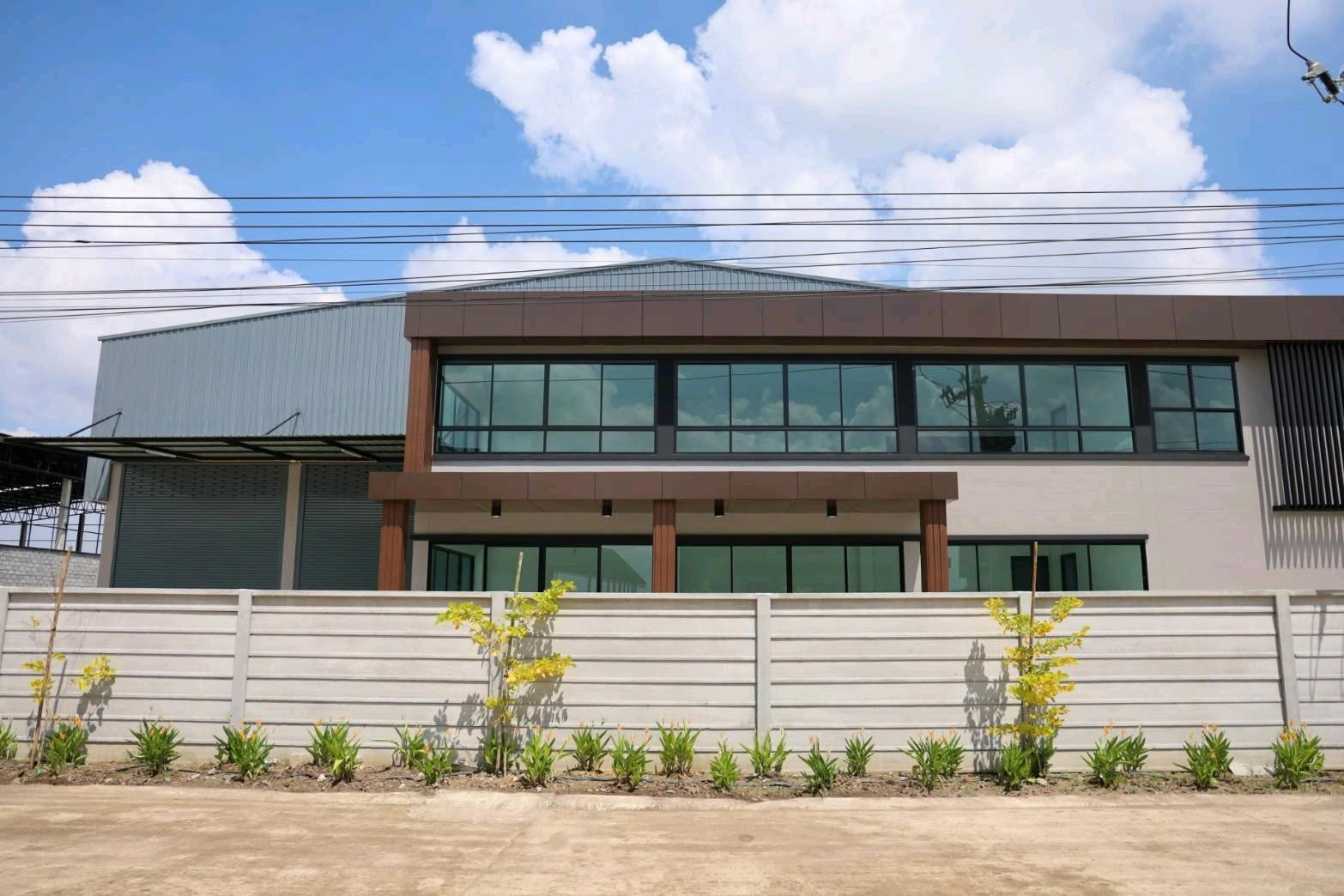Warehouse for sale with tenants gives immediate returns.