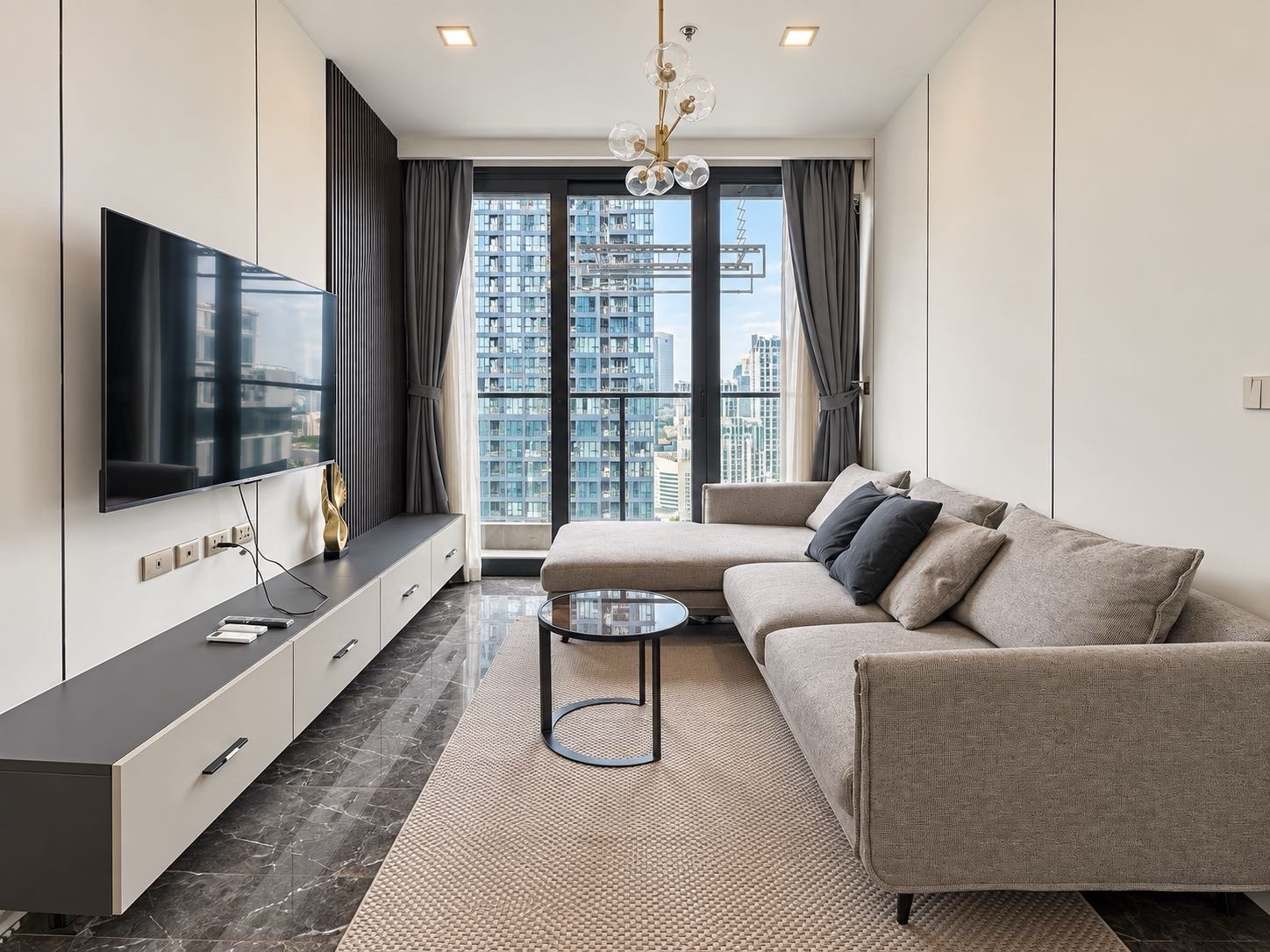 Condo for rent near Rama 9, Asoke. Condo for rent near Rama 9, Asoke.