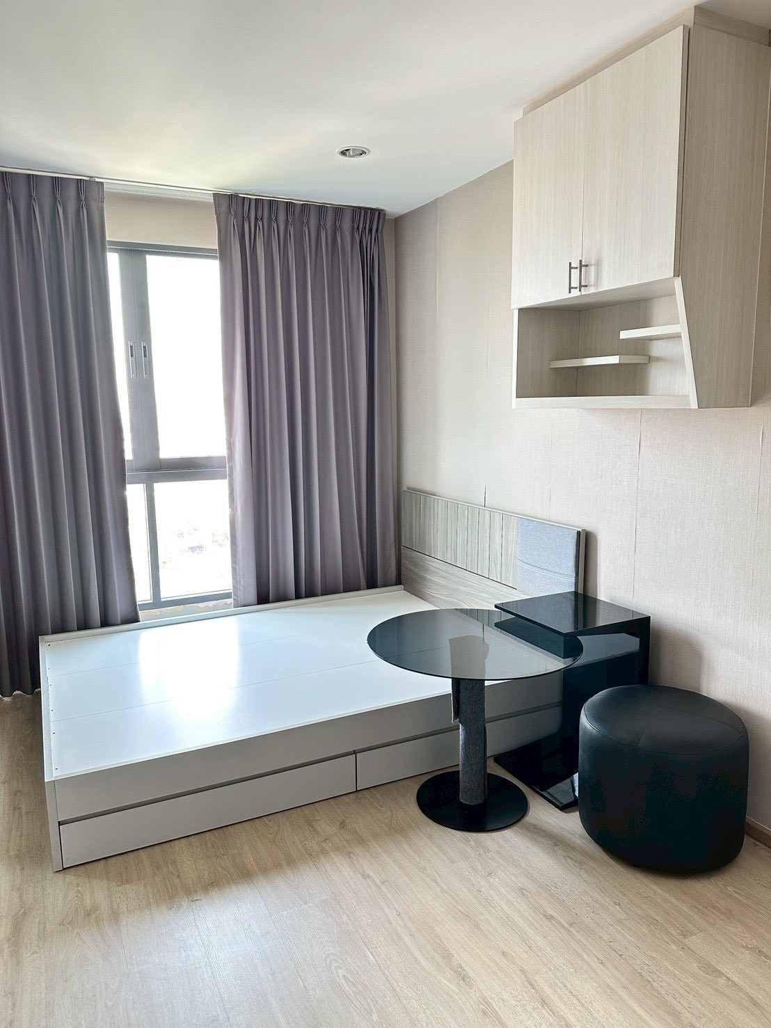 Selling very cheap, Ideo Wutthakat, next to BTS Wutthakat, 110 meters, including furniture + washing machine, only 1.65 million baht. Selling very cheap, Ideo Wutthakat, next to BTS Wutthakat, 110 meters, including furniture + washing machine, only 1.65 million baht.