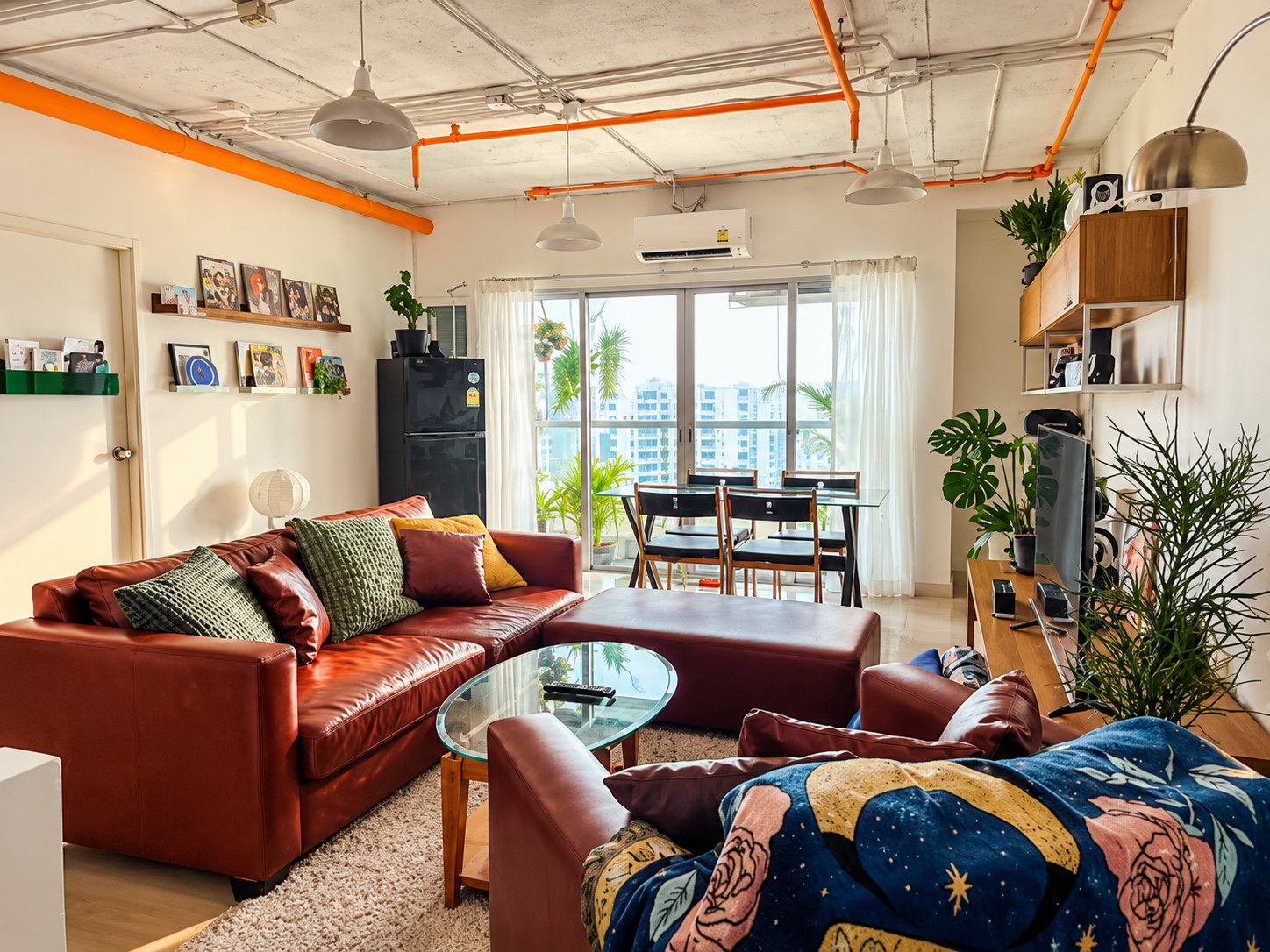 3BR 2-Storey Penthouse · Pool · 1 Min BTS 3BR 2-Storey Penthouse · Pool · 1 Min BTS