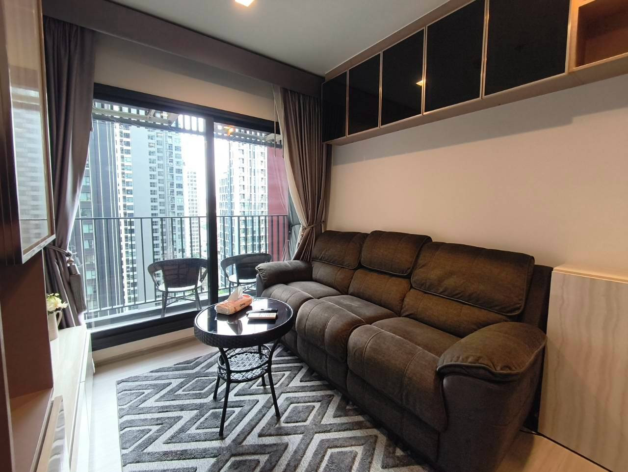 PFD-09179 Condo for rent Life Asoke Hype : Luxurious Built-In Furnishings, Fully Equipped. PFD-09179 Condo for rent Life Asoke Hype : Luxurious Built-In Furnishings, Fully Equipped.