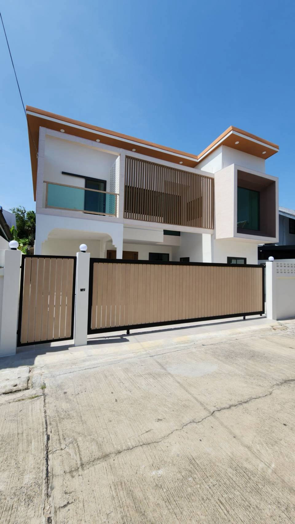 Newly renovated single house, Lat Phrao 87, Intersection 6 Newly renovated single house, Lat Phrao 87, Intersection 6