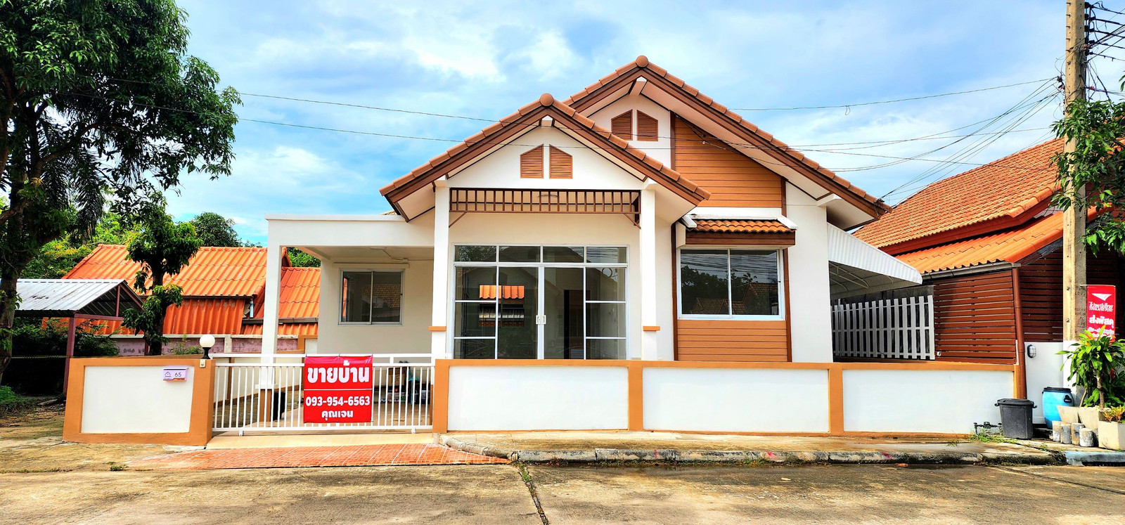 ขายบ้านเดี่ยวชั้นเดียวอยู่ถนนเมน คลอง7 รังสิต-นครนายก 42 ตรว พร้อมรีโนเวท เรียบร้อยแล้ว 