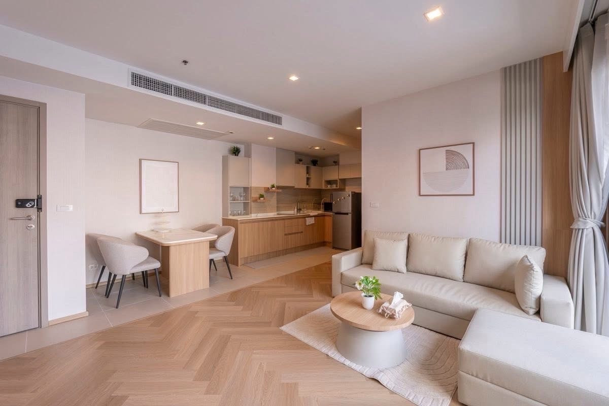 SIRI RESIDENCE SUKHUMVIT 24 🛏️ 3 Bedrooms 🚿 3 Bathrooms 📐 141 SQ.M. 💰 100,000 THB / Month 📞064-6428664