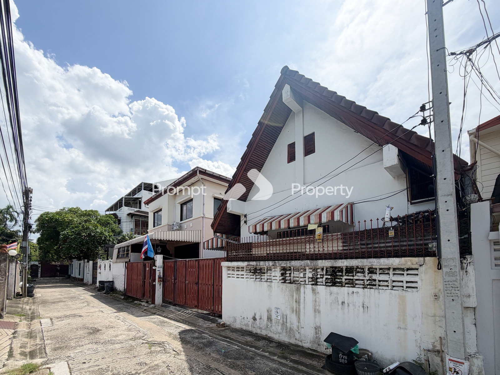 ขายบ้านพร้อมที่ดิน เอกมัย ซอย สุขุมวิท 65 ทำเลดี เข้าออกเอกมัย-สุขุมวิท 