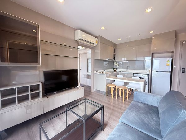 Hot Deals The Politan Rive 2 beb 2 bath, high floor, river view, 5,800,000 baht, contact 062-4468565 Kee.