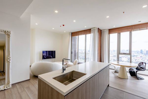 FOR RENT 📍Rhythm Charoenkrung Pavillion (ริธึ่ม เจริญกรุง พาวิลเลี่ยน) ปล่อยเช่าเพียง 85,000 บาท / เดือน