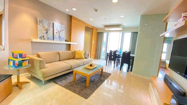 ✨ “Experience the view of the Chao Phraya River curve in full view. From a room in a beautiful corner of the building” 💎 Large room, 3 bedrooms, river view in every bedroom. With a riverside atmosphere that is hard to find in the city.
