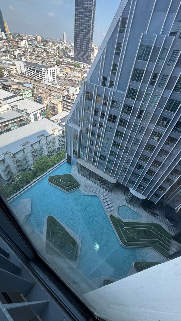 For Sell 6.5 MB | Ideo Q Chula Samyan ( 1 Bed วิวสระว่ายน้ำ ) Contact 063-642-5995 ( K’PunPun )