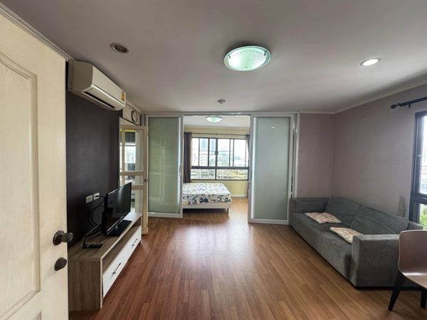 🏡 FOR RENT | LUMPINI PLACE NARATHIWAT 24 ✨ ห้องมุม ชั้นบนสุด | เป็นส่วนตัว ไม่แชร์ผนังกับห้องอื่น