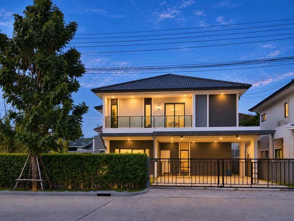 Salila 🚩Centro Vibhavadi for rent, just 10mins to Harrow Bangkok