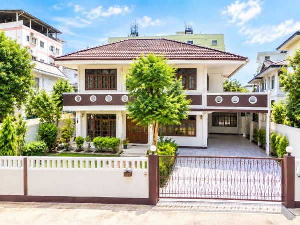 วิภาวดีรังสิต 14-19 60ตร.ว. MRT รัชดาภิเษก 800 ม. บ้านเดี่ยว 2 ชั้นฟังก์ชั่น 3 นอน 2 น้ำ 240ตร.ม. พร้อมเฟอร์ฯ