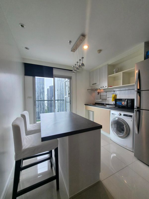 🏢 Aspire Rama 9 👫 ✨ ห้องใหญ่ 2 ห้องนอน ไซส์กว้าง 50 ตร.ม. ฟังก์ชันครบครันอยู่กันได้เป็นครอบครัวหรือรูมเมท | 🌇 ชั้น 22 วิวเมืองมุมสูงโปร่งโล่ง รับลมดีเยี่ยม | 🚆 ทำเลพระราม 9 ใกล้ MRT เดินทางสะดวกใจกลาง New CBD 