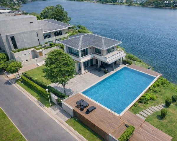 Luxury 2-story detached house 3-4bed OnNut-Wongwaen Sukhaphiban2. 4bath 107sq.wa. land and 457 sq.m.