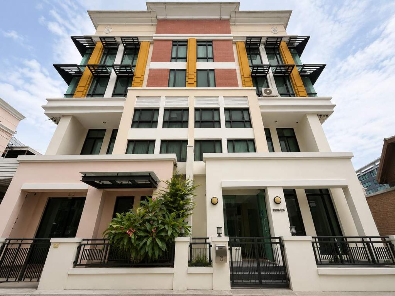 บ้านกลางกรุง ออฟฟิศ พาร์ค บางนา / 4 ห้องนอน (ขาย), Baan Klang Krung Office Park Bangna / 4 Bedrooms (FOR SALE) DA238 บ้านกลางกรุง ออฟฟิศ พาร์ค บางนา / 4 ห้องนอน (ขาย), Baan Klang Krung Office Park Bangna / 4 Bedrooms (FOR SALE) DA238