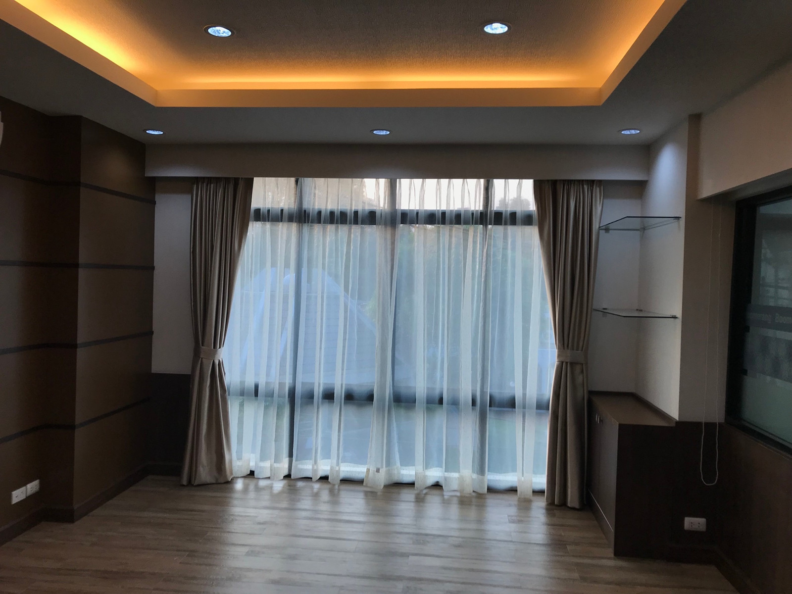 ออฟฟิศ 4 ชั้น (900ตรม) พร้อม โกดัง 2 ชั้น ซอยรามคำแหง 4 ใกล้แยกคลองตัน – รูปที่ 3