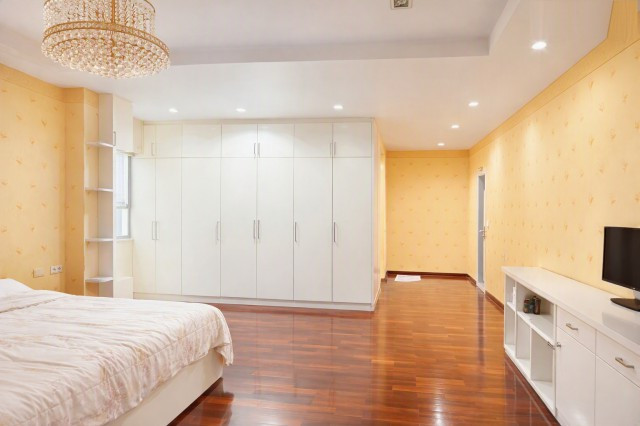 4-5นอน กรุงเทพกรีฑา 4-10 บ้านเดี่ยว 2 ชั้น 3น้ำ รพ.ศิริน 550 ม. 200ตร.ว. บ้านพร้อมอยู่ ห้องครัวในบ้านและครัวไทย – รูปที่ 4