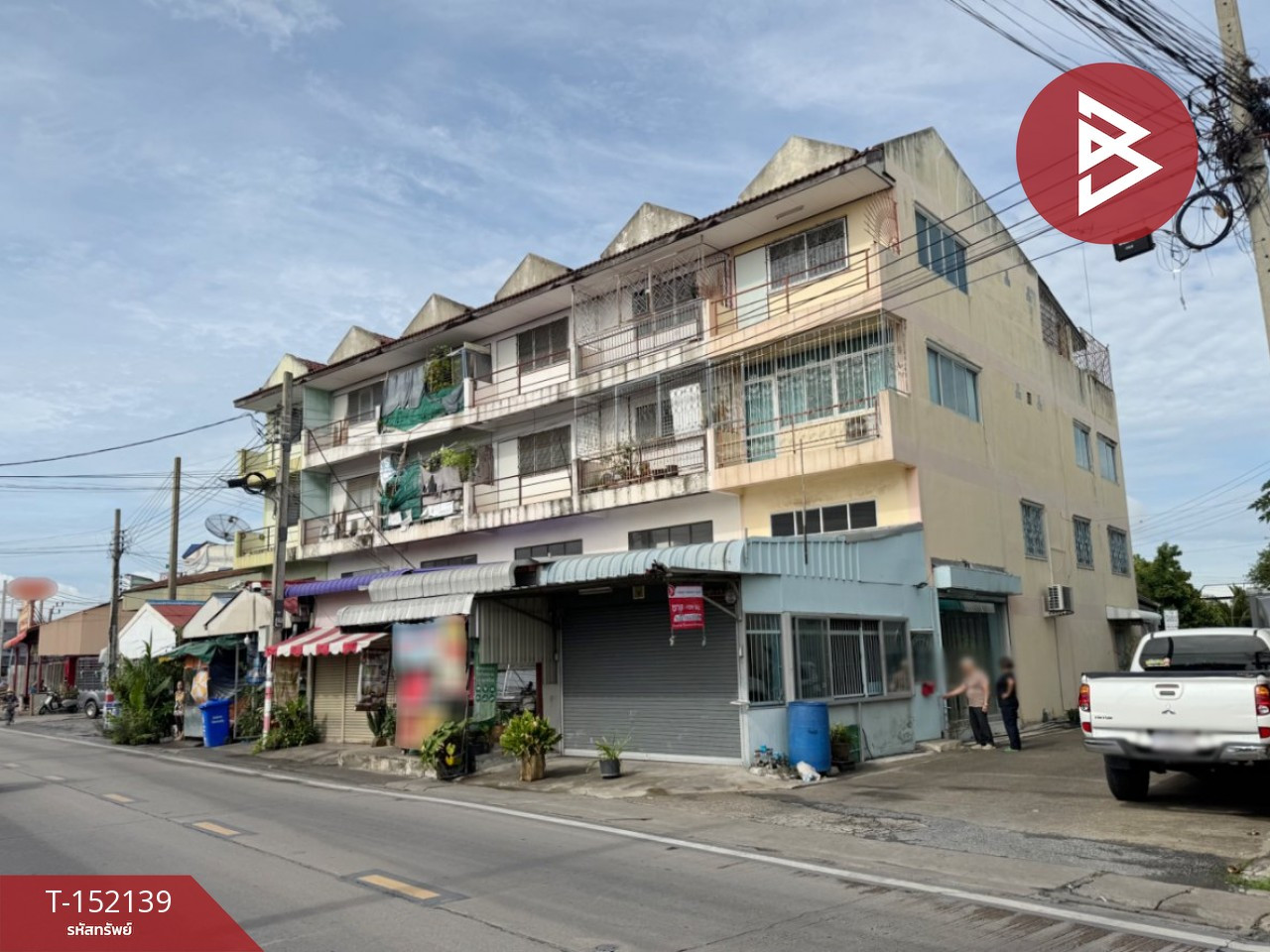 Commercial building for sale, 3 and a half floors, area 22 sq m, Phra Samut Chedi, Samut Prakan. Commercial building for sale, 3 and a half floors, area 22 sq m, Phra Samut Chedi, Samut Prakan.