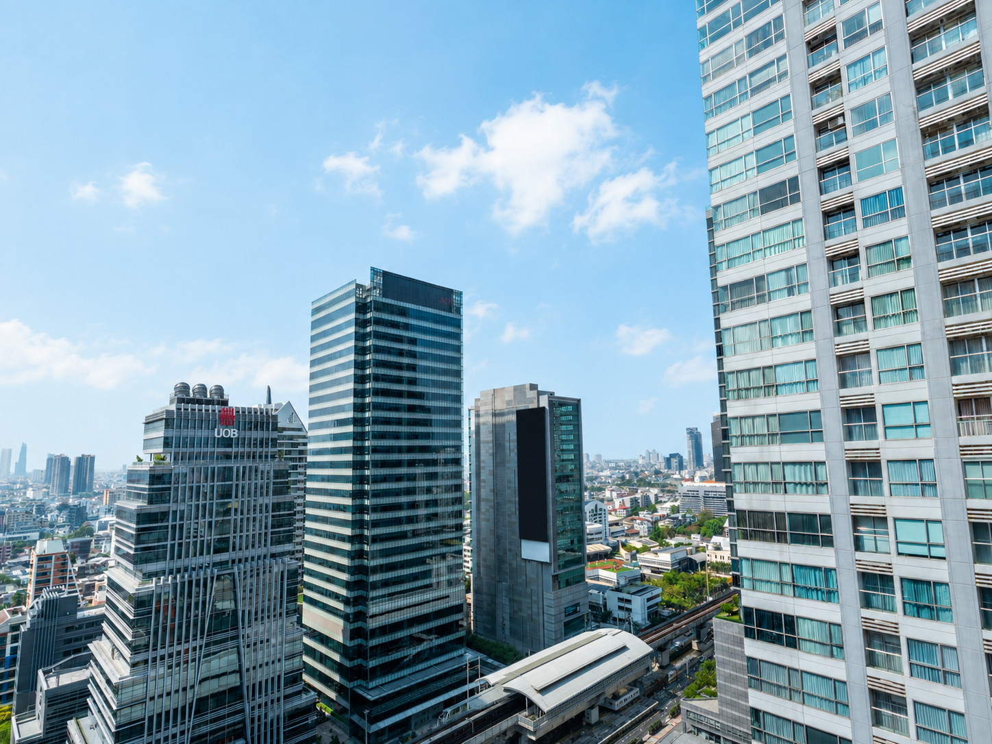 ❖ Signature 3BR in Sathorn ❖ คอนโดใจกลางสาทรใหม่เอี่ยม ใกล้ BTS เซนต์หลุยส์ เพียง 80 เมตร! | 5 นาที ถึง Park Silom, 14 นาที ถึง One Bangkok