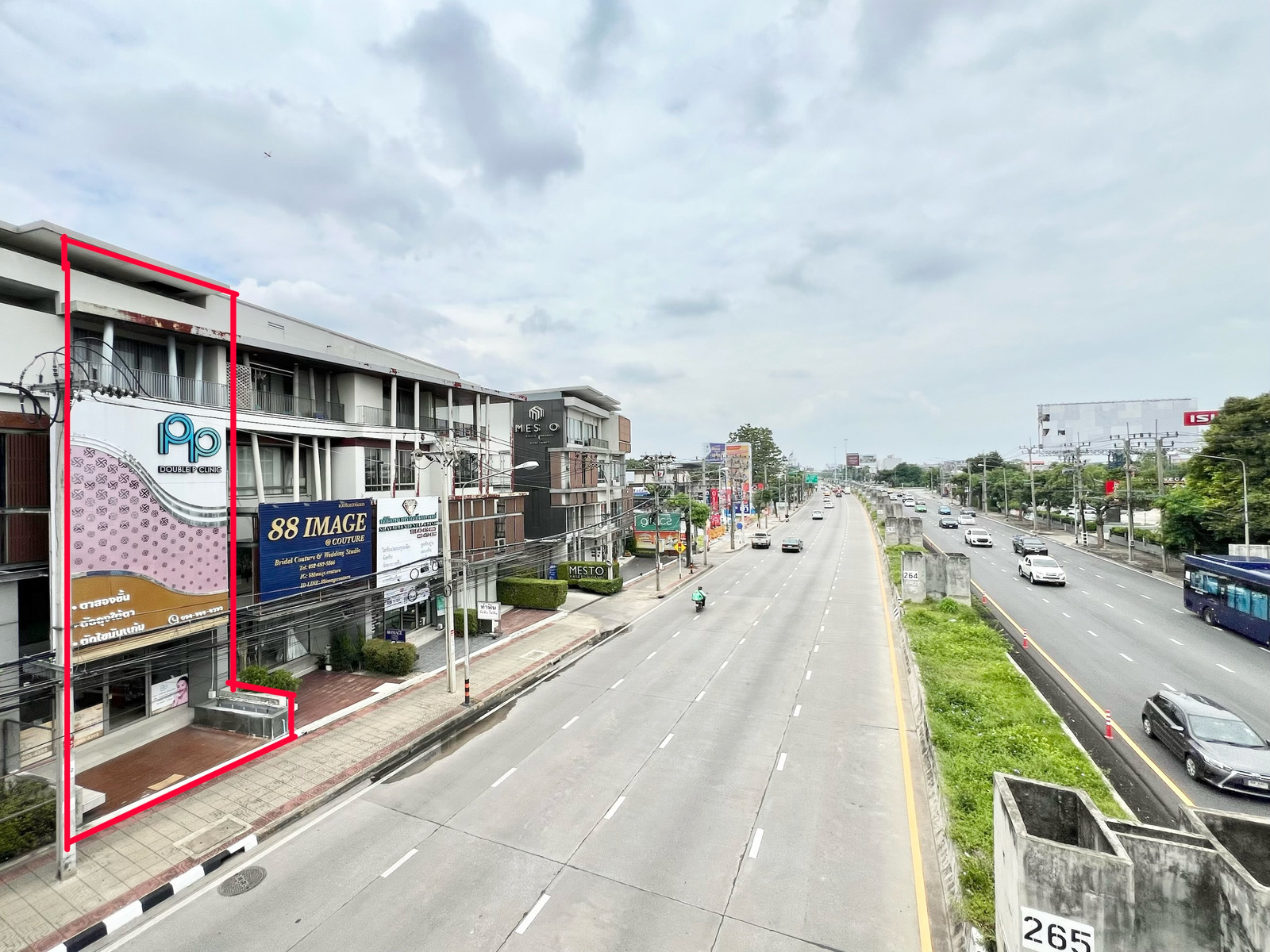 Building/business for sale Next to the main Kaset-Nawamin Road, near Nawawet Intersection, next to the Brown Line. Price lower than market Building/business for sale Next to the main Kaset-Nawamin Road, near Nawawet Intersection, next to the Brown Line. Price lower than market