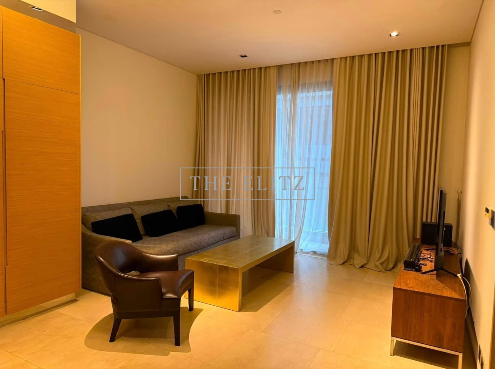 Rare, good price! Saladaeng Residence 1 bedroom 68 sq m. Price 11.49 MB Contact number 065-889-9963 Pui Nun.