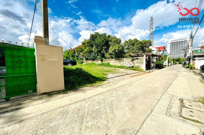 Land for sale, 99 sq m., Vibhavadi Rangsit 17, Chatuchak, near the expressway, Red Line, PTT Head Office. Land for sale, 99 sq m., Vibhavadi Rangsit 17, Chatuchak, near the expressway, Red Line, PTT Head Office.