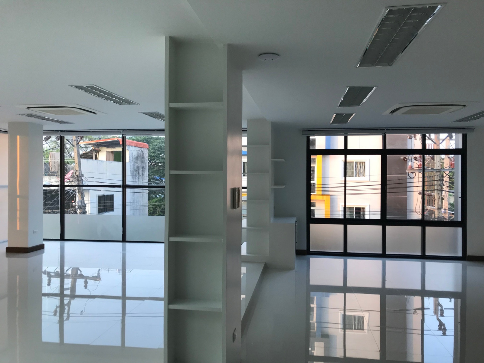 ออฟฟิศ 4 ชั้น (900ตรม) พร้อม โกดัง 2 ชั้น ซอยรามคำแหง 4 ใกล้แยกคลองตัน – รูปที่ 4