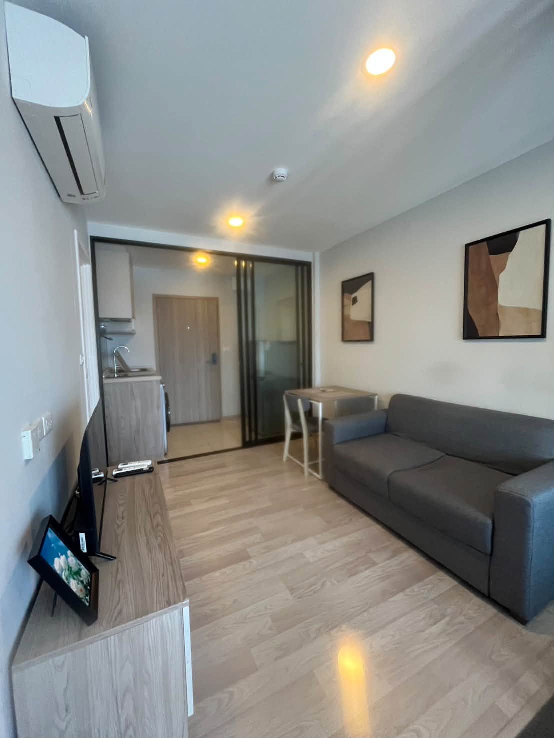 ✨ Urgent!! Beautiful room, angelic condition Clean the air conditioner + clean the big clean. Ready to move in immediately, near BTS Bang Chak (with shuttle) | Complete electrical appliances, 8th floor, good view, 1 year contract | Rent 13,000 baht/month 