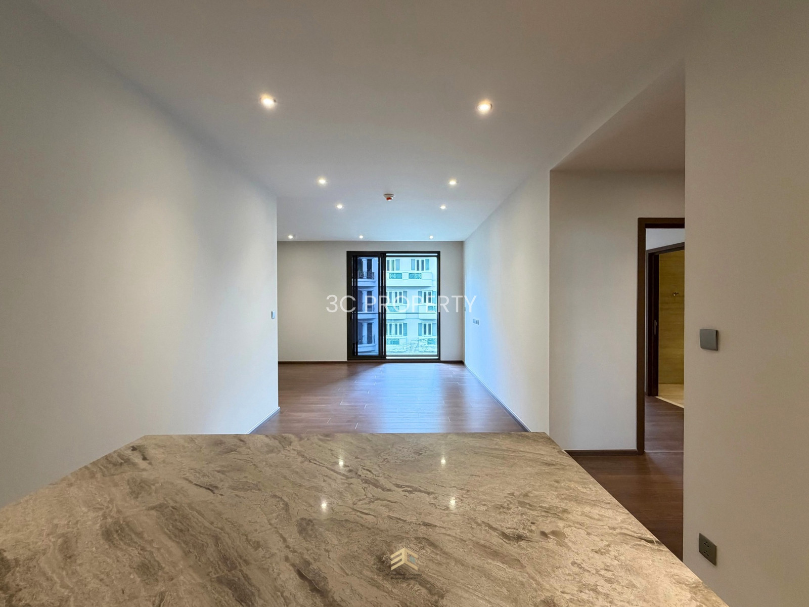 2 Bed : Via 61 (pets allowed) Special 𝟐𝟔.𝟔𝟖 million baht.