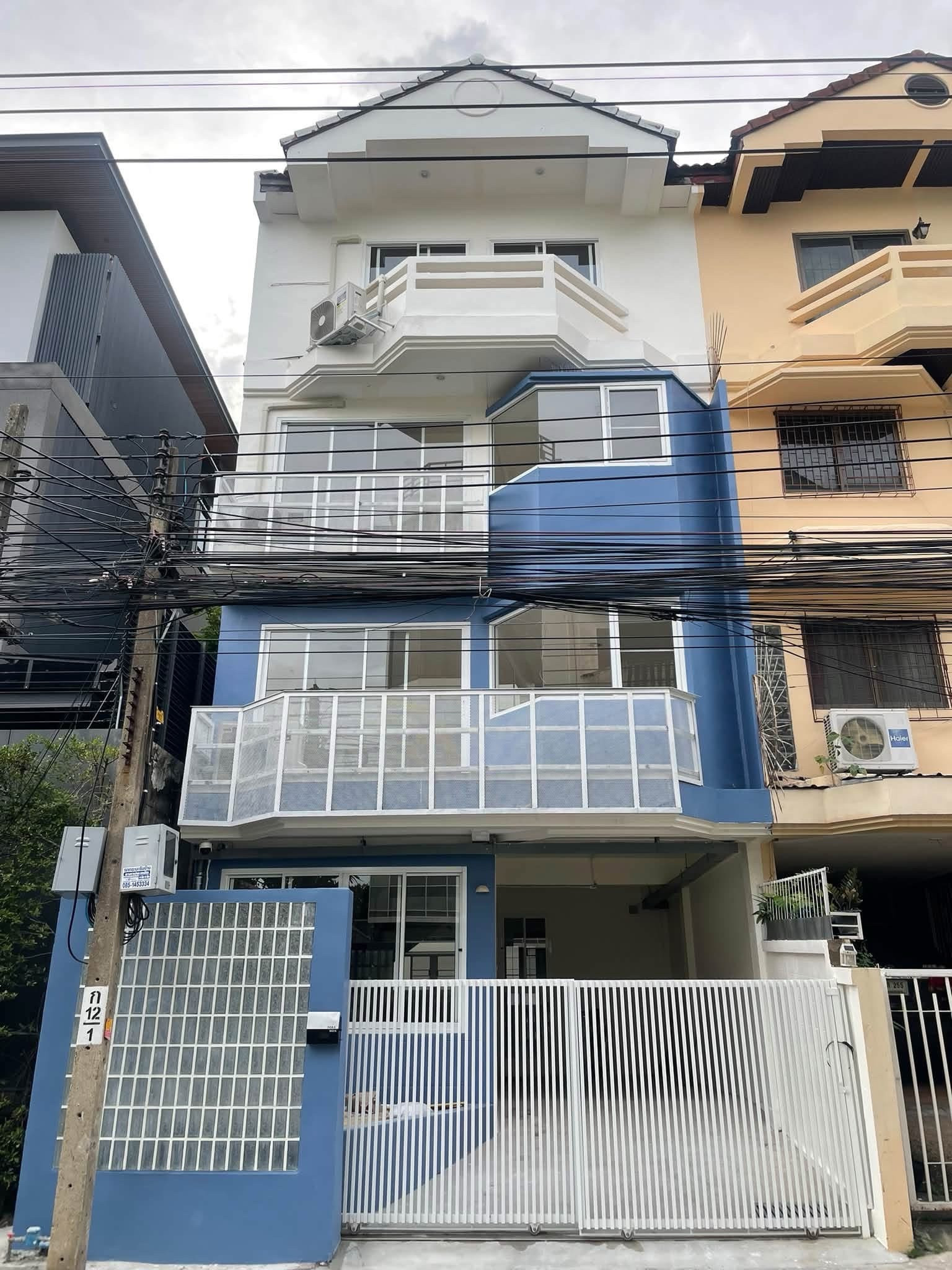🌟Newly renovated house, Rama 9 Soi 13, house width 250+ sq m. Ready to move in, Rama 9 location, convenient travel, close to international schools and hospitals. Suitable for both family, Expat Family or Home Office / Live & Work✨ 🌟Newly renovated house, Rama 9 Soi 13, house width 250+ sq m. Ready to move in, Rama 9 location, convenient travel, close to international schools and hospitals. Suitable for both family, Expat Family or Home Office / Live & Work✨