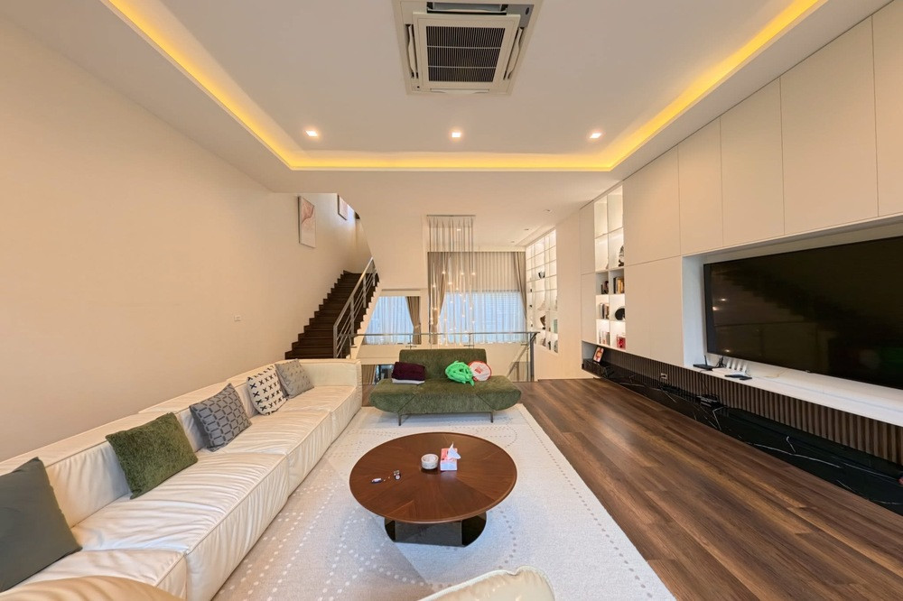 🔥 For Sale Townhouse !!🔥The Park Lane Sukhumvit 105 - Lasalle 24, 4 bedroom, 5 bathroom, 4 storeys, 3 Parking spaces !! Code C20260600011 furnished, Special Deal!!📣📣 