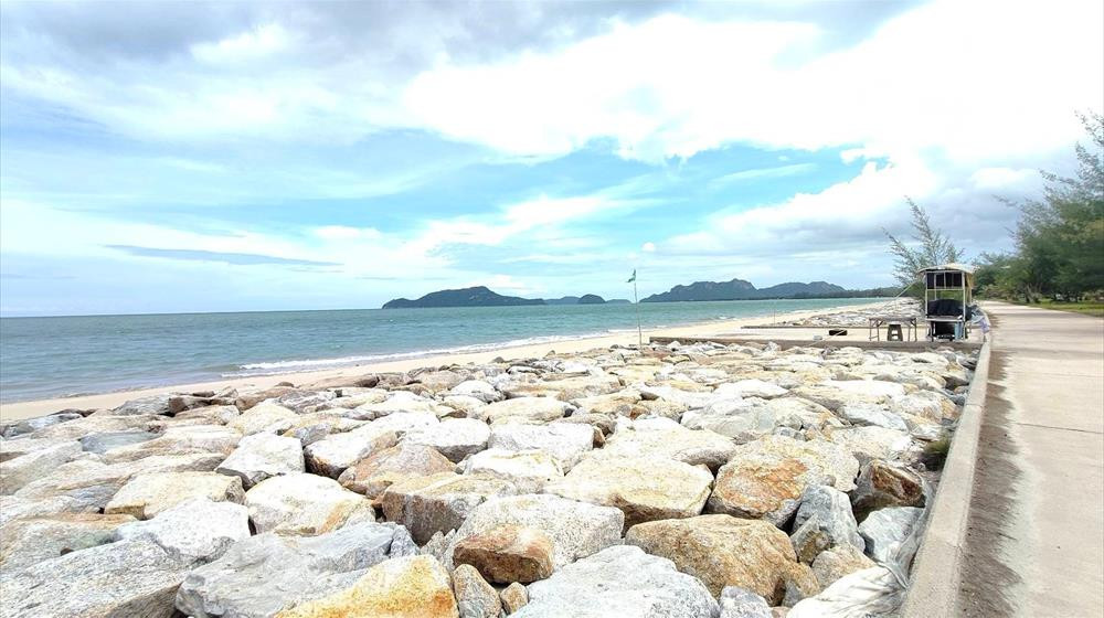 ขายที่ดินติดทะเลสามร้อยยอด ใกล้ปราณบุรี หลังติดภูเขา หน้ากว้างกว่า 25 เมตร  – รูปที่ 2
