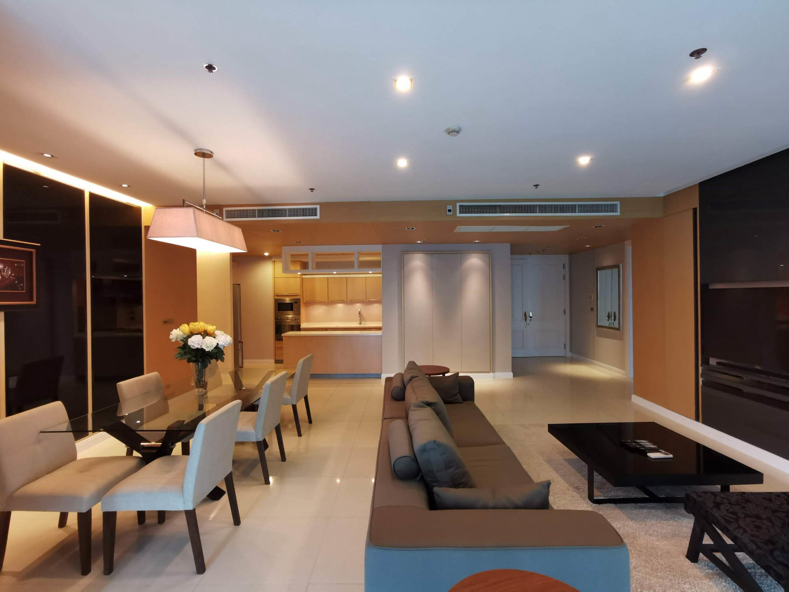 LTHC162343 - Condo For Rent | Athenee Residence | BTS Phloenchit | 196 Sq.m. | 3+1 Beds | 3 Baths | 165K/Month LTHC162343 - Condo For Rent | Athenee Residence | BTS Phloenchit | 196 Sq.m. | 3+1 Beds | 3 Baths | 165K/Month