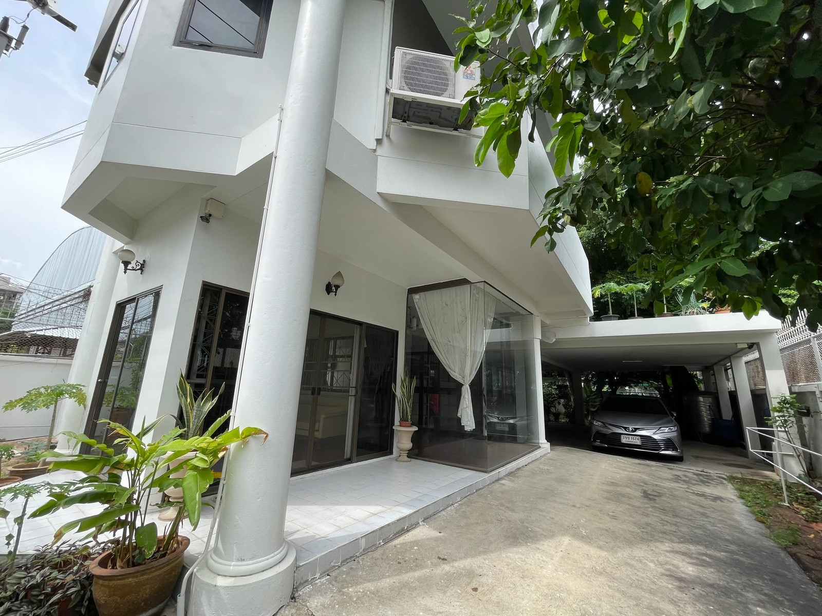 Single house/home office for rent, 120 sq m, Sukhumvit 93, near BTS Bang Chak/On Nut. Go to Ekkamai only 10 minutes. Single house/home office for rent, 120 sq m, Sukhumvit 93, near BTS Bang Chak/On Nut. Go to Ekkamai only 10 minutes.