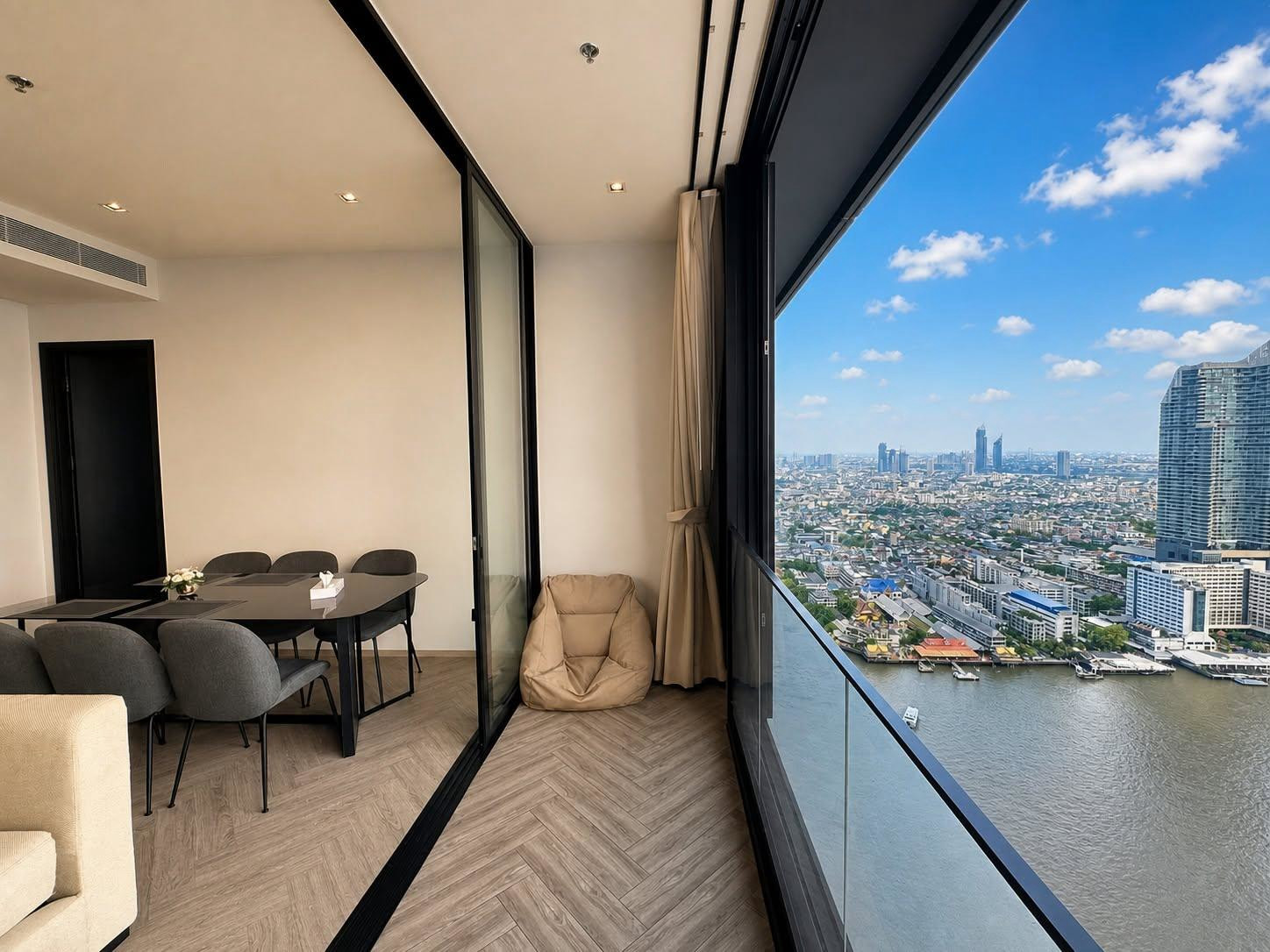 LTH16251/LTH16252 | Chapter Charoennakhon Riverside | River View | 79 Sq.m. | 2 Beds | 2 Baths | 69K/Month |18MB