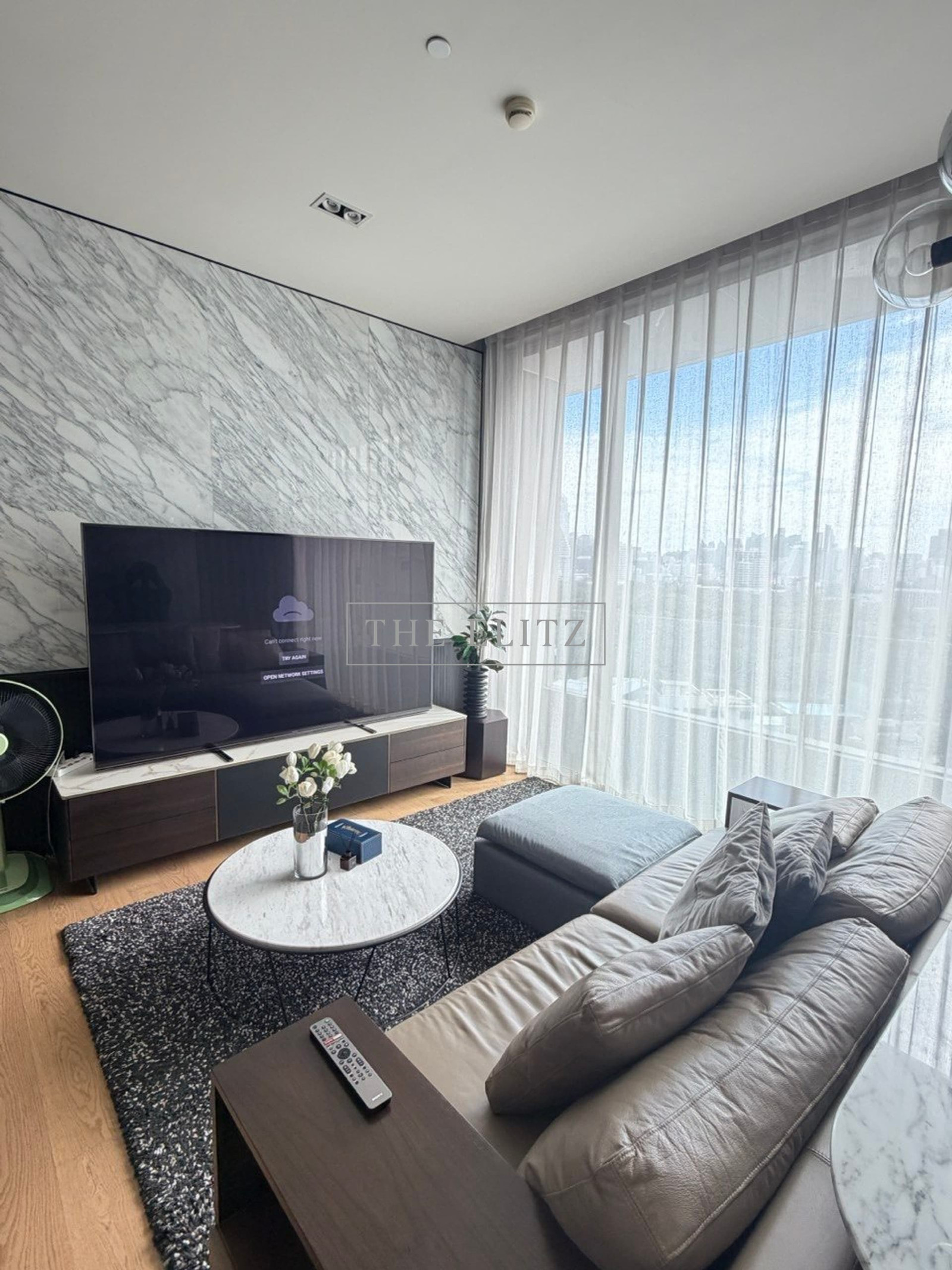 Garden view, good price, ready to move! Saladaeng One 1 bedroom 57 sq m. Price 52k/mo Contact number 065-889-9963 Pui Nun Garden view, good price, ready to move! Saladaeng One 1 bedroom 57 sq m. Price 52k/mo Contact number 065-889-9963 Pui Nun