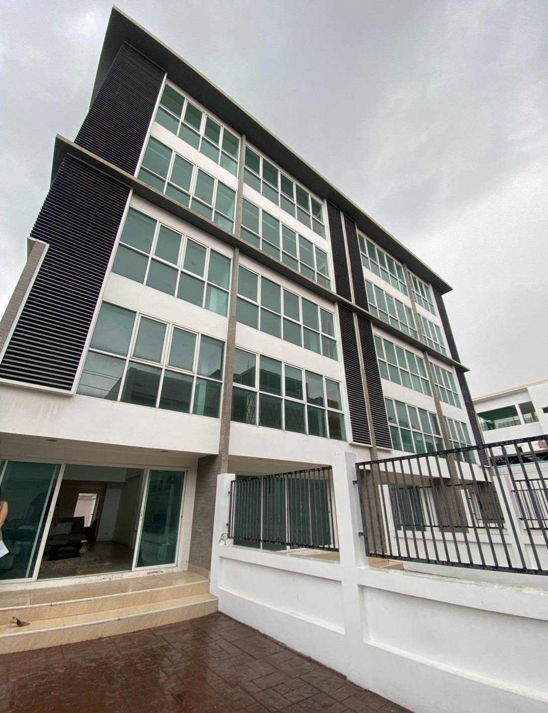Luxurious home office for sale, 4 and a half floors, Chan area, Sathu Pradit.